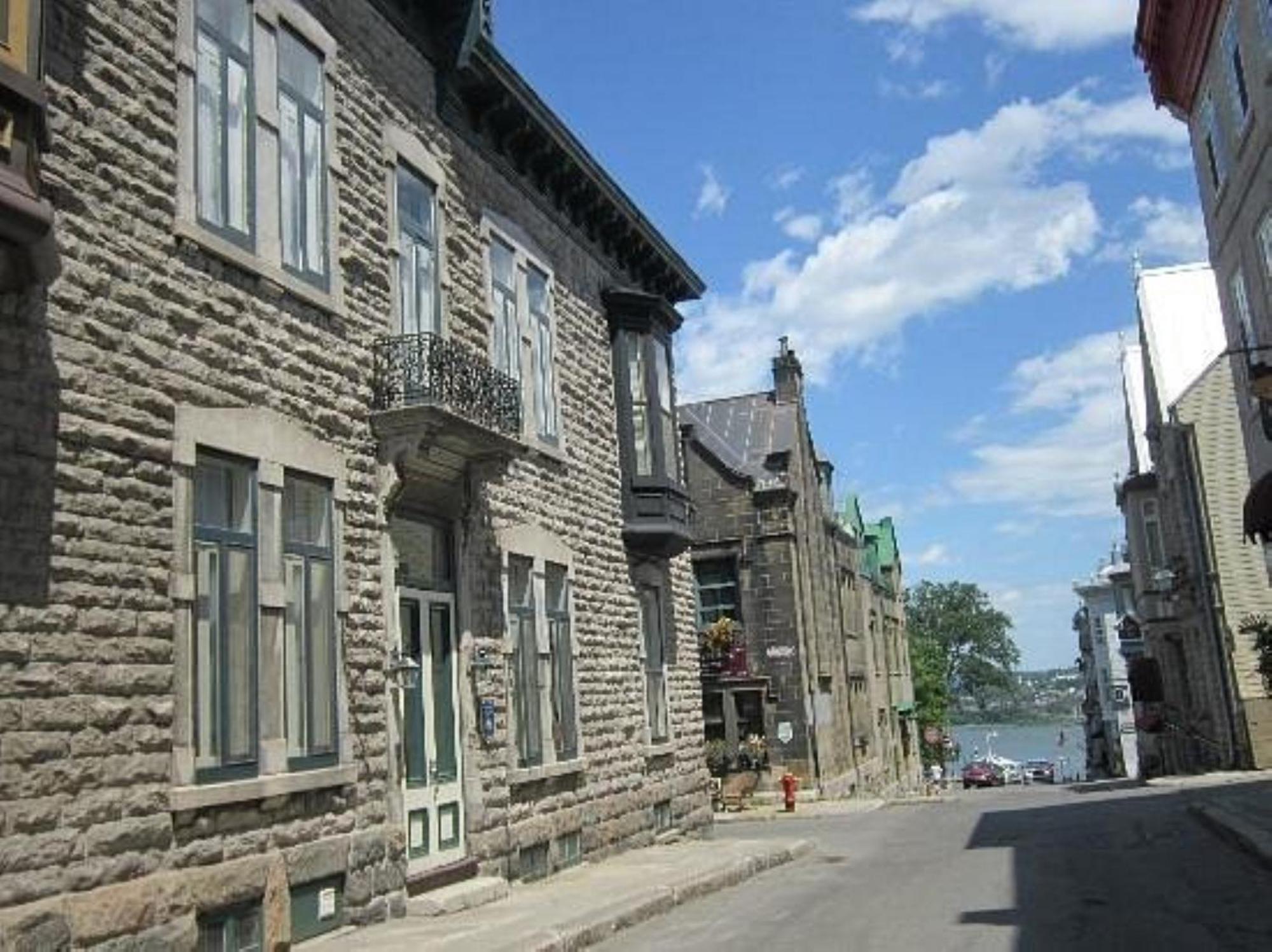 Bed & Breakfast De La Fontaine 3*